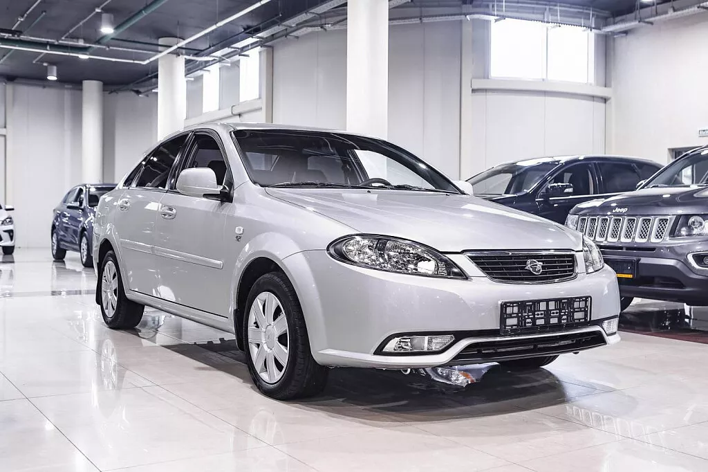 Купить Gentra с пробегом